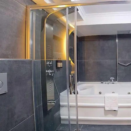 New Airport Hotel *