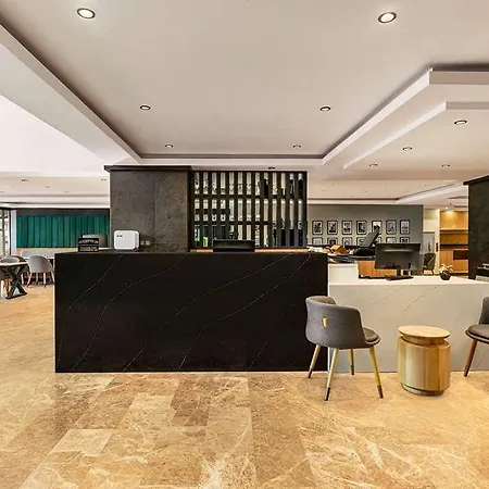New Airport Hotel *