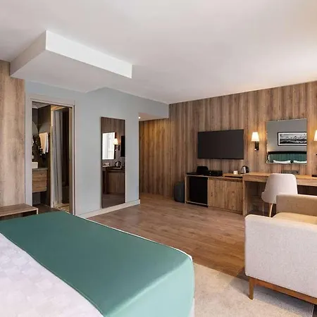 New Airport Hotel *